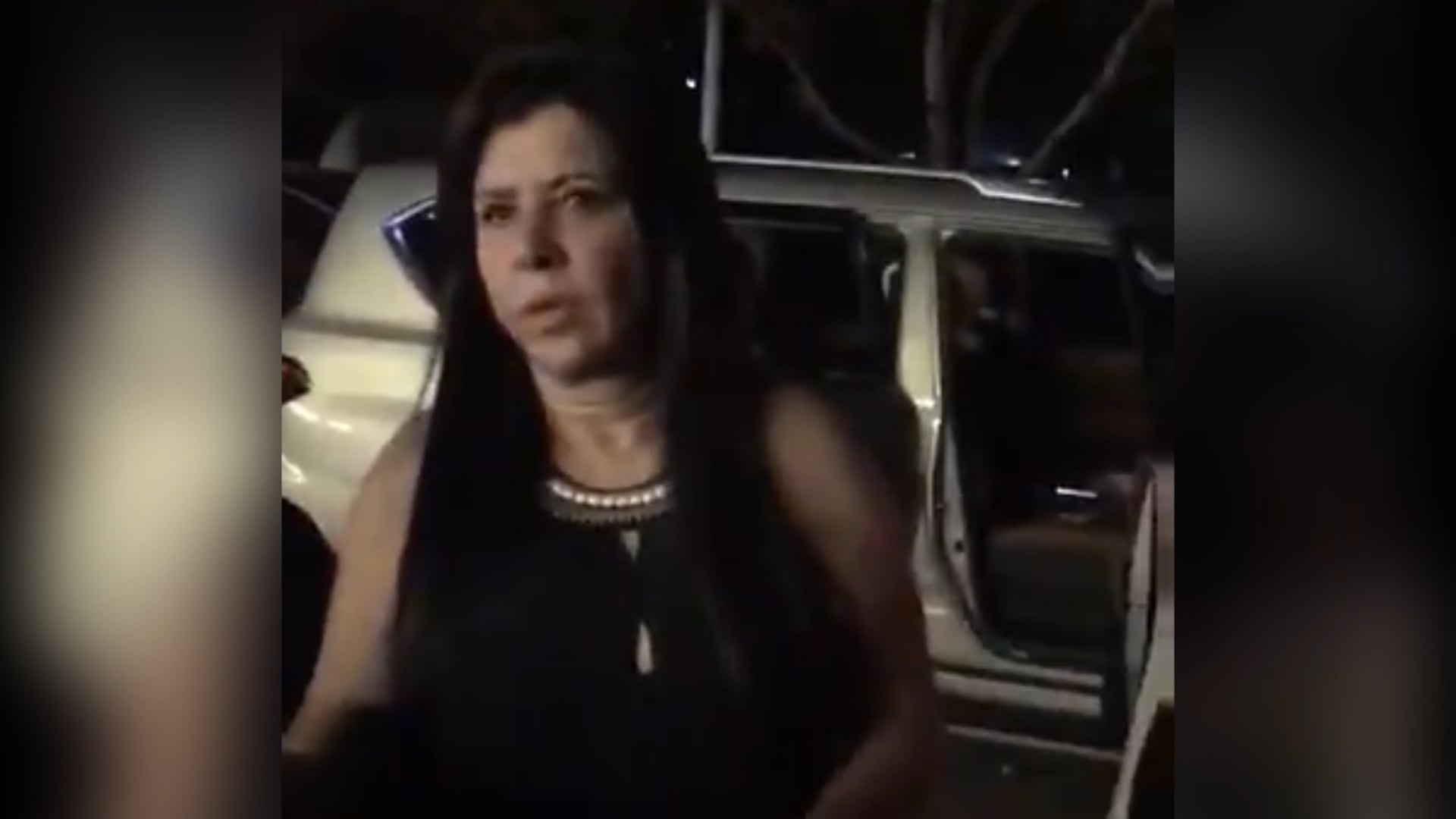 Imagen del video de la detención de Rosalinda González Valencia
