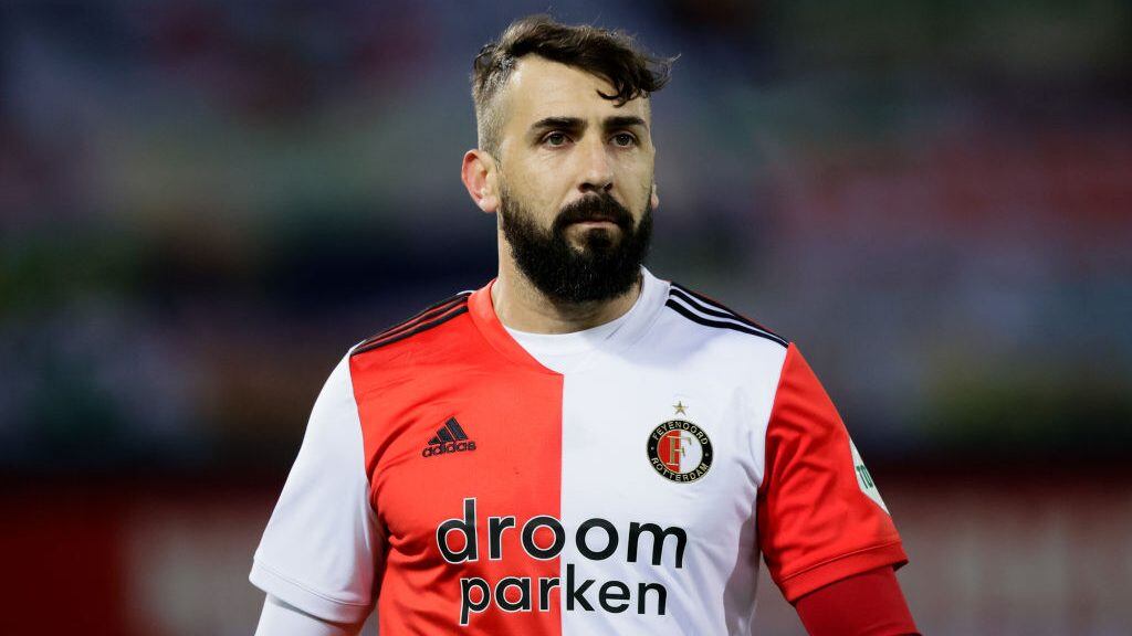 ROTTERDAM, NETHERLANDS - JANUARY 13: Lucas Pratto of Feyenoord  during the Dutch Eredivisie  match between Feyenoord v PEC Zwolle at the Stadium Feijenoord on January 13, 2021 in Rotterdam Netherlands (Photo by Erwin Spek/Soccrates/Getty Images)