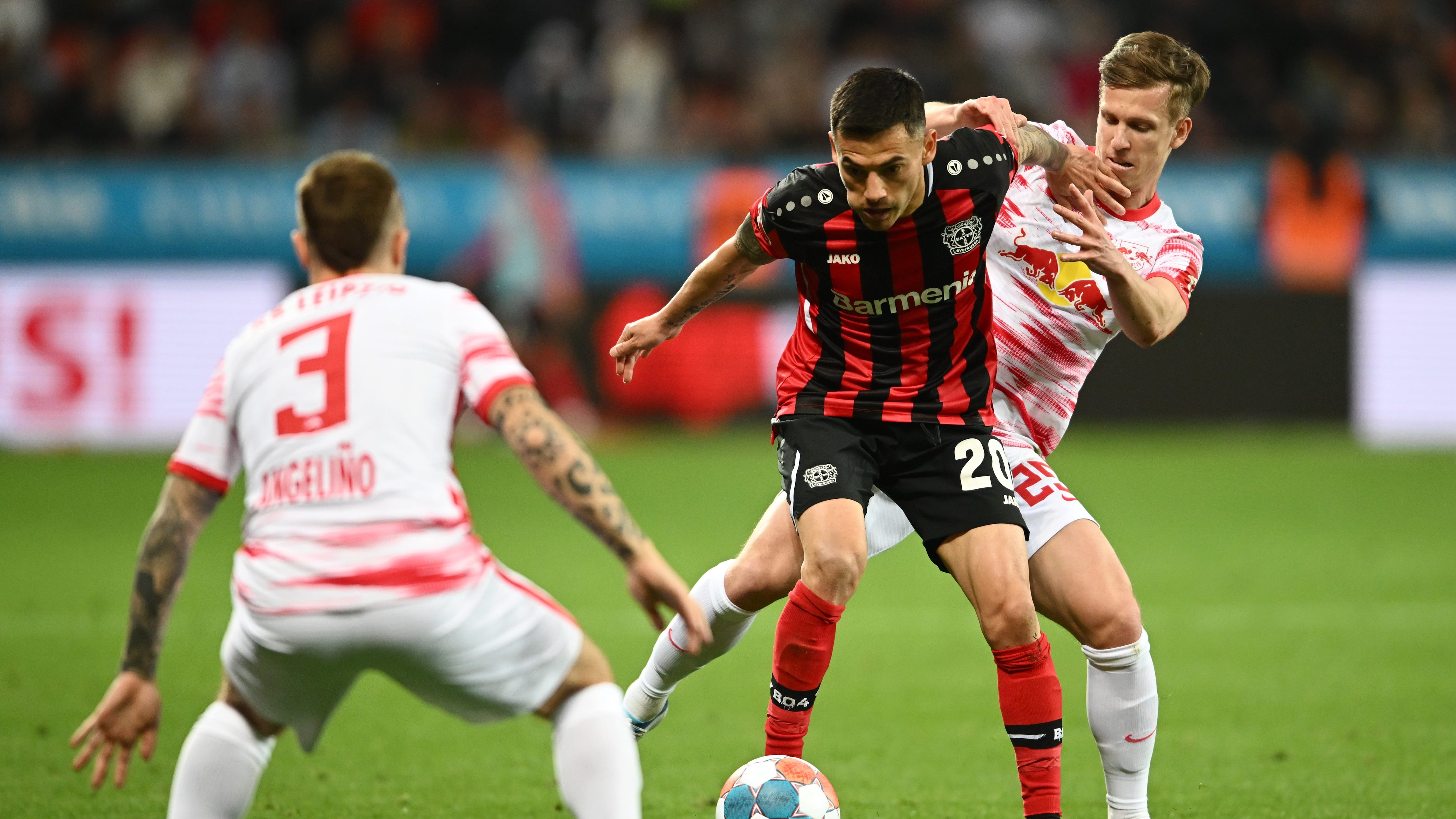 Charles Aránguiz sufrió dura derrota con el Bayer Leverkusen