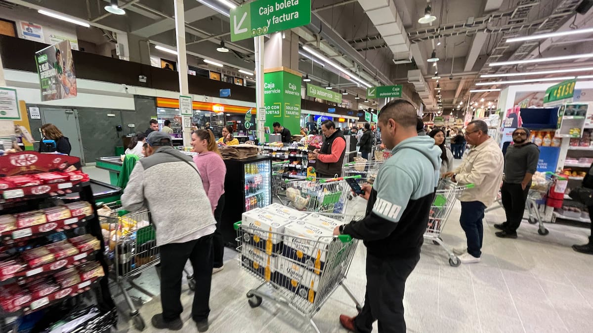 Dirección del Trabajo fiscaliza cierre del comercio a las 21:00 horas y recuerda las excepciones del feriado irrenunciable