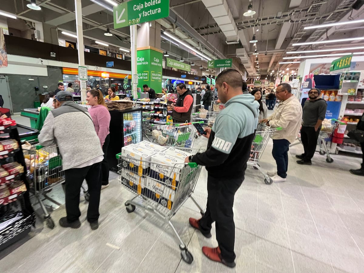 Dirección del Trabajo fiscaliza cierre del comercio a las 21:00 horas y recuerda las excepciones del feriado irrenunciable