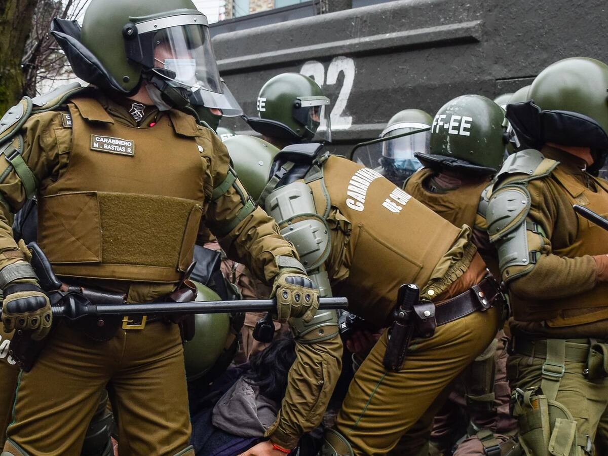 Caso Fabiola Campillai: Carabineros dio de baja a dos oficiales