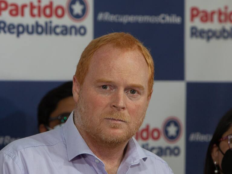 19 de Enero de 2022/SANTIAGOEl presidente del Partido Republicano, Rojo Edwards, condena las recientes jornadas de violencia en la Macrozona Sur del país y emplaza al presidente electo, Gabriel Boric, a comprometerse no dialogar con el terrorismo
FOTO: LUKAS SOLIS/AGENCIA UNO