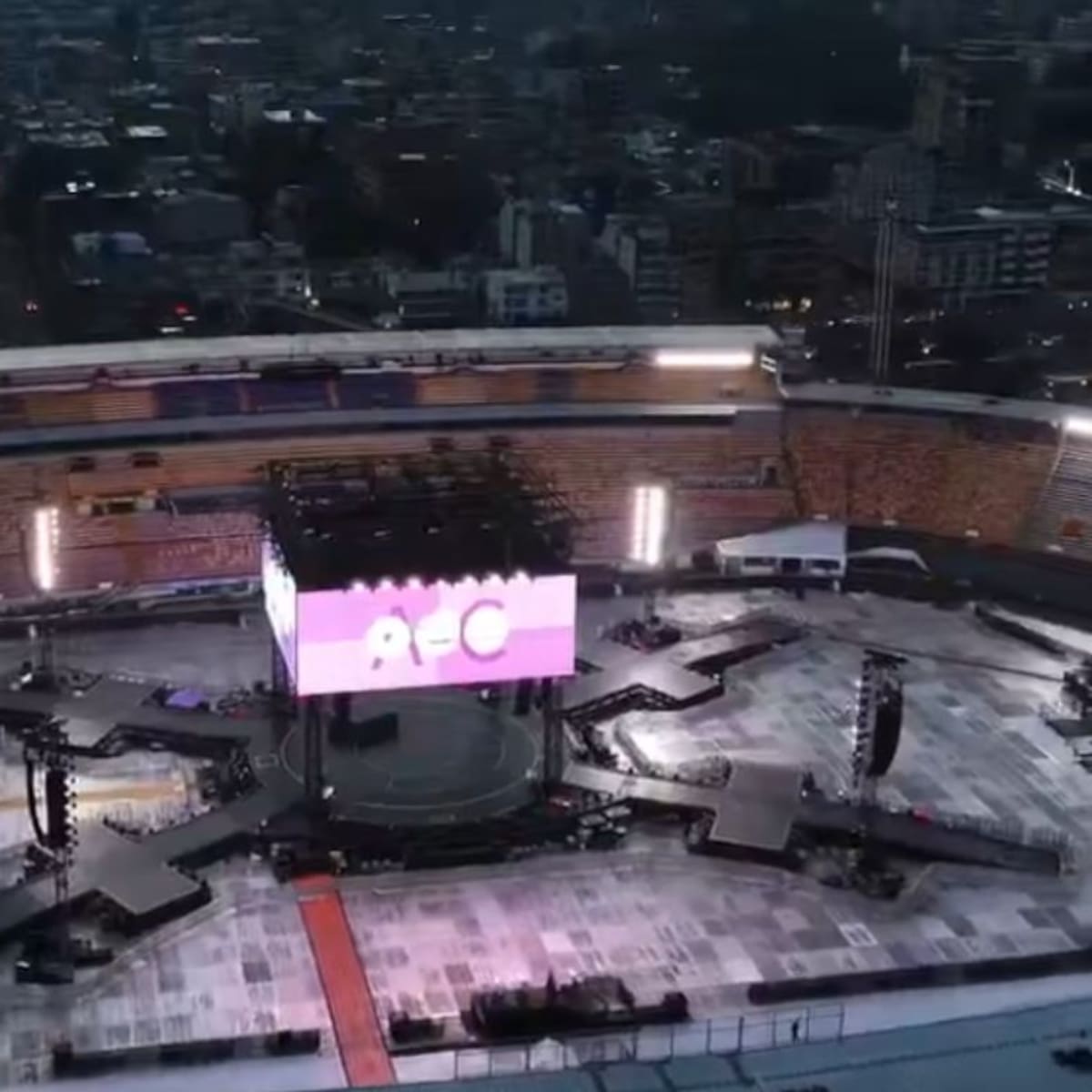 BTS se acerca a Chile: surcoreanos parten gira en Colombia entre polémica por el escenario y restricciones a la prensa