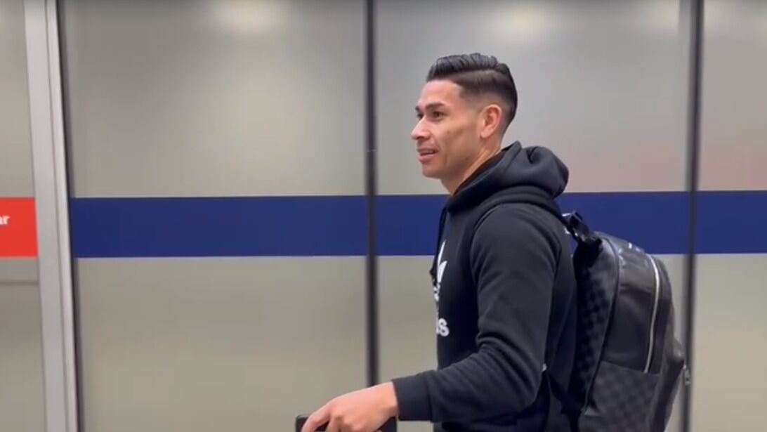 "Feliz de volver": Óscar Opazo llega a Chile para ser refuerzo de Colo Colo tras su breve paso por Racing