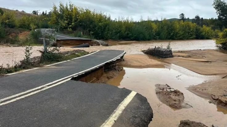 Casi mil kilómetros de caminos dañados en Ñuble tras paso del sistema frontal