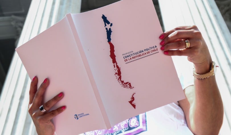 Encuesta sobre nueva constitución