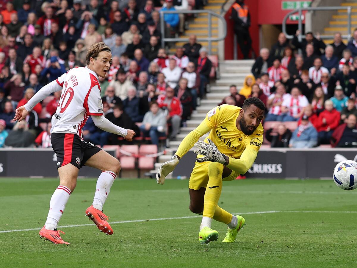 Lawrence Vigouroux tuvo una actuación brillante en milagroso empate del Swansea City en Championship