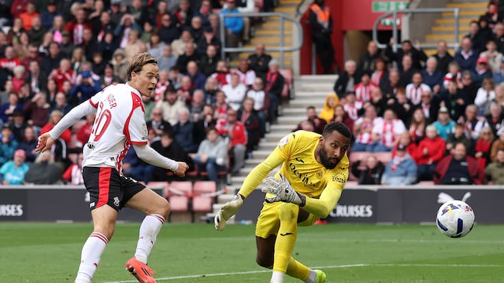 Lawrence Vigouroux tuvo una actuación brillante en milagroso empate del Swansea City en Championship