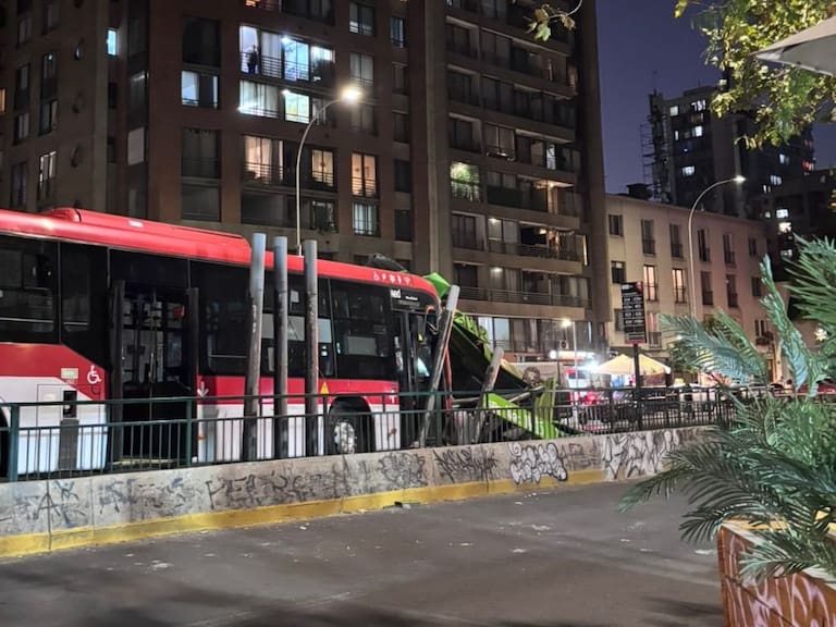 Bus RED protagoniza grave accidente de tránsito