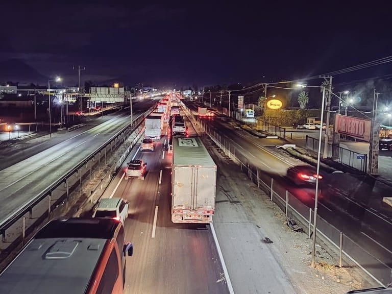 Paro de camioneros: se registra alta congestión en la Ruta 5 Sur y barricadas en la Ruta 68
