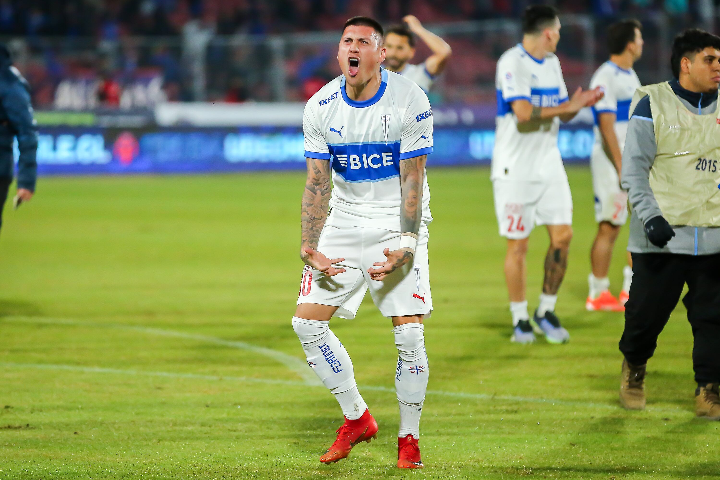 Árbitro del Clásico Universitario denunció gestos obscenos e insultantes de Nicolás Castillo a los hinchas de la U | Agencia Uno