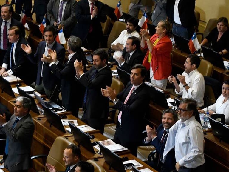 Diputados UDI suspenden participación en actos por los 50 años del Golpe de Estado tras renuncia de Patricio Fernández