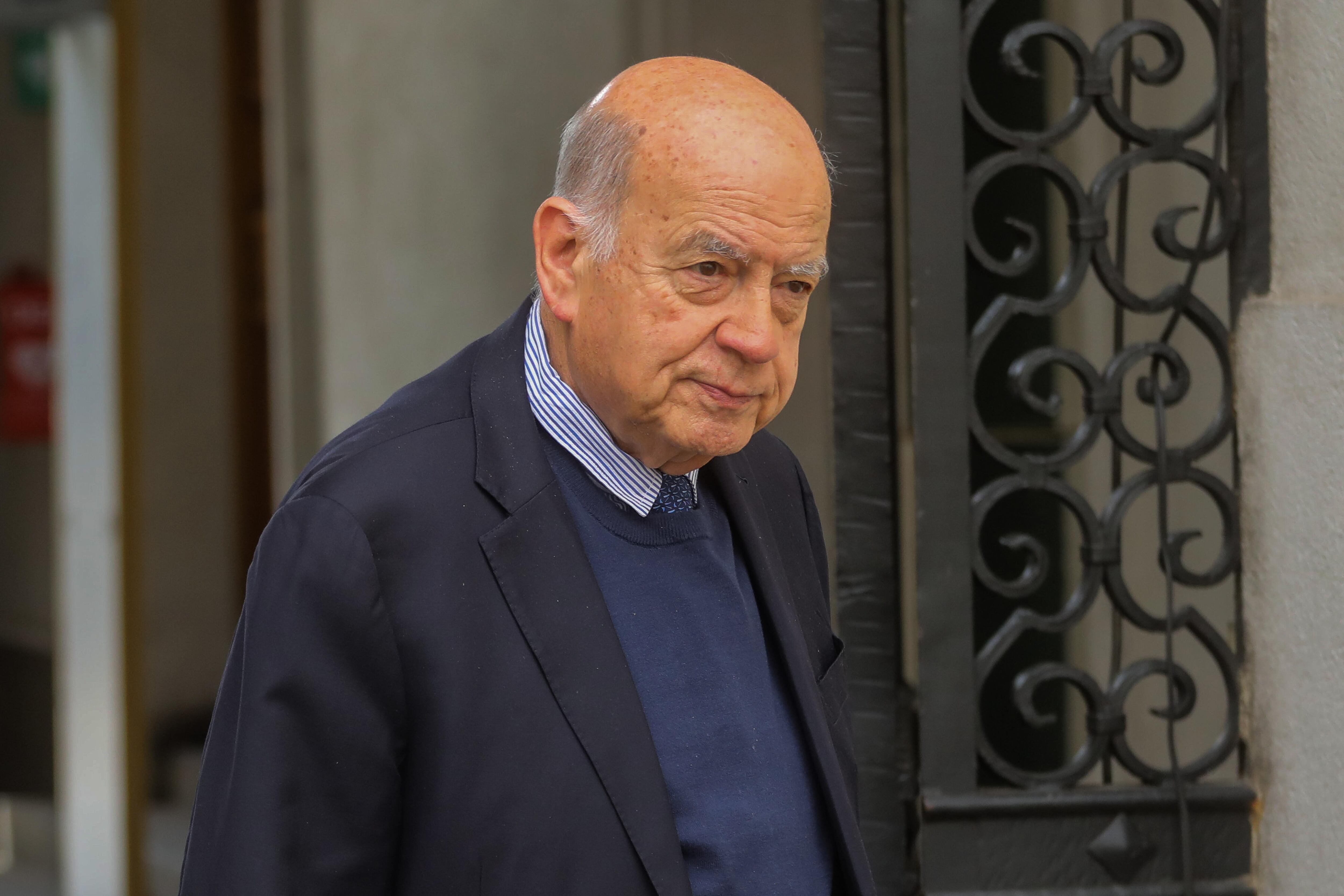 Senador Insulza pide bajar tensión tras roce entre Presidente Boric y Kast: “Estamos completamente perdidos”