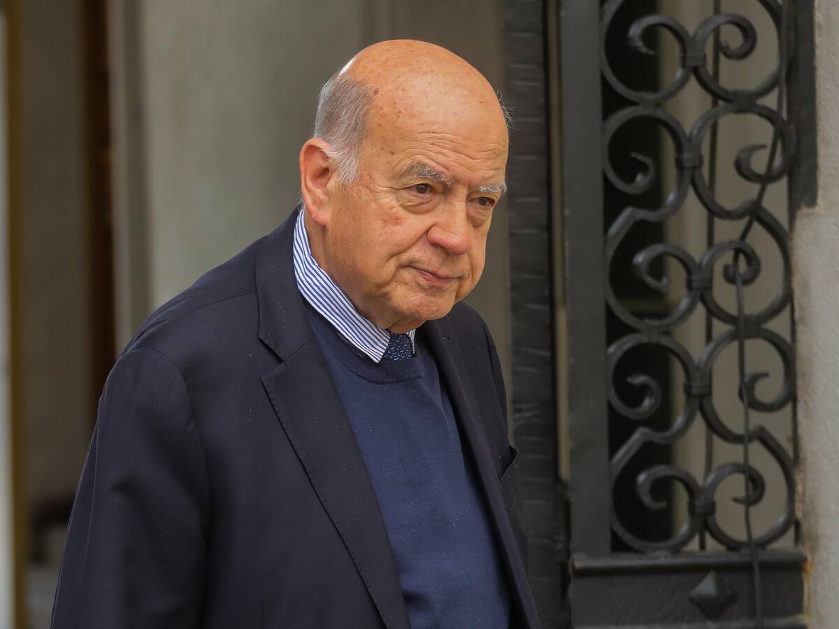 Senador Insulza pide bajar tensión tras roce entre Presidente Boric y Kast: “Estamos completamente perdidos”
