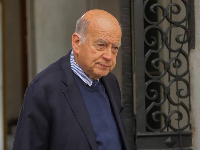 Senador Insulza pide bajar tensión tras roce entre Presidente Boric y Kast: “Estamos completamente perdidos”