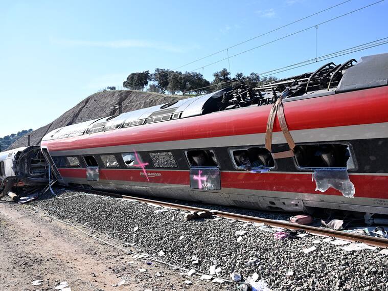 ADAMUZ, SPAIN - JANUARY 20: General view of the overturned Iryo train on the railroad tracks in Adamuz. (Photo by Carlos Alvarez/Getty Images)