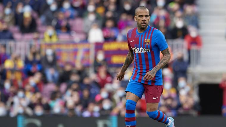 Dani Alves no renovará su contrato con el Barcelona