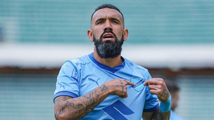 Ronnie Fernández sigue encendido en Bolivia: anotó un doblete en triunfo de su equipo por la liga local