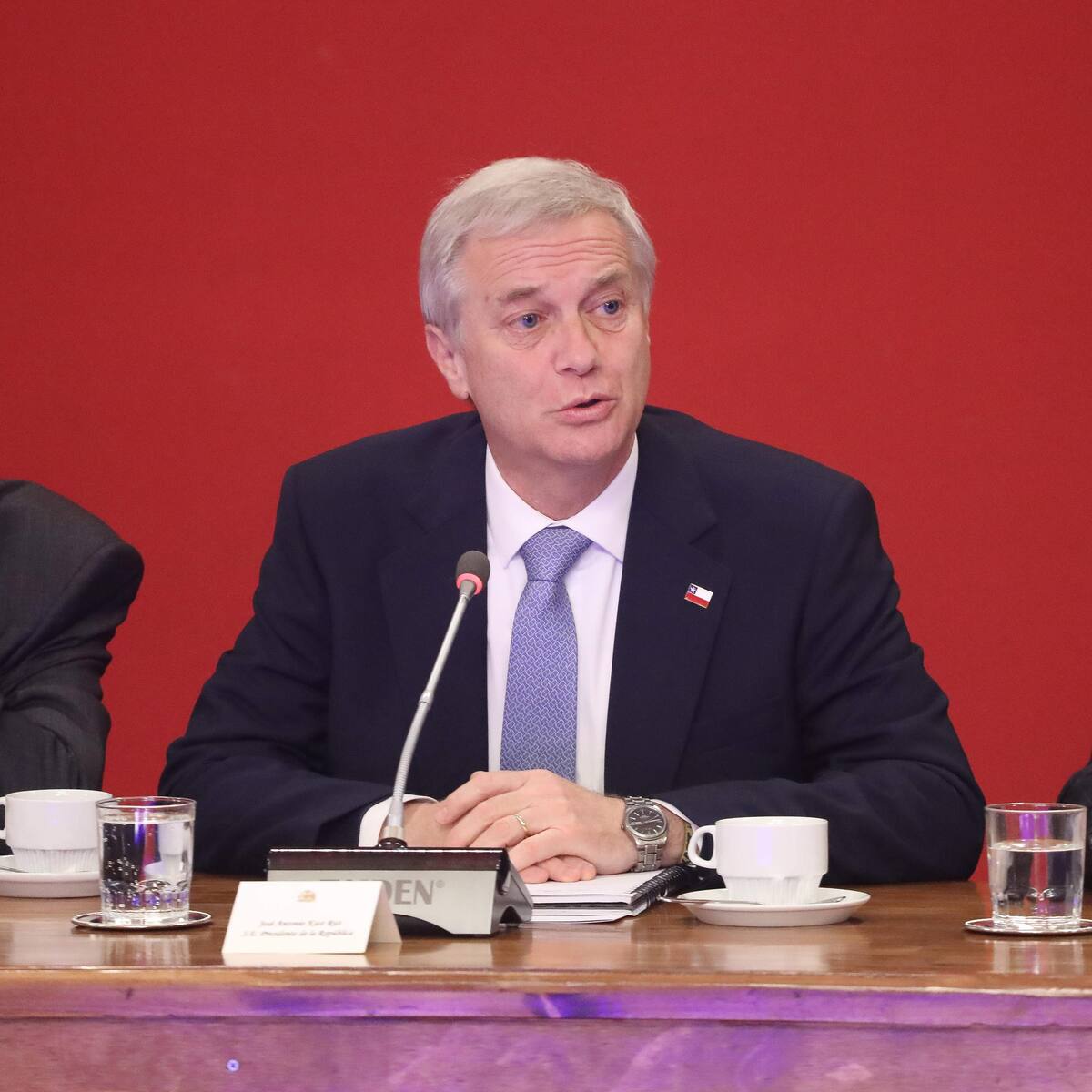 Presidente Kast firma proyecto que obliga a autoridades a realizarse test de drogas y perder el cargo si dan positivo