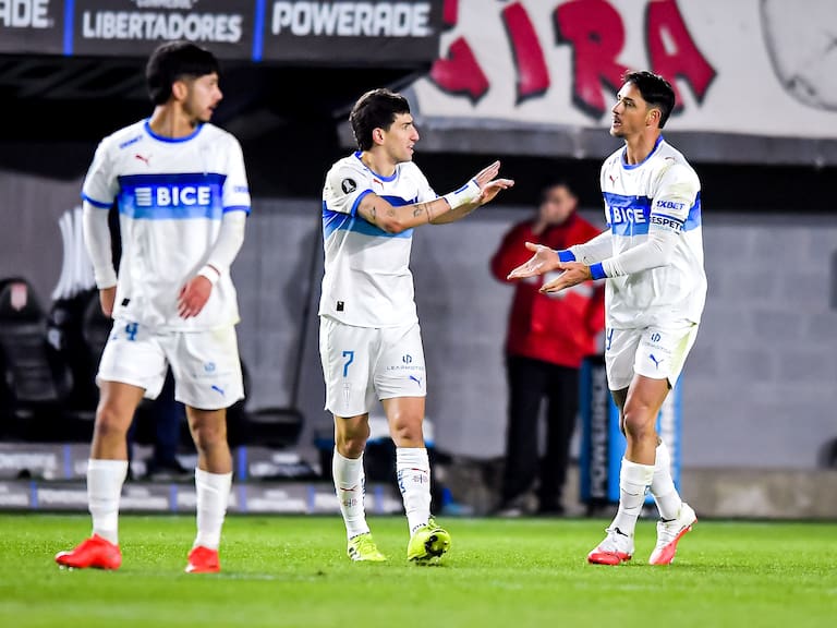 Zampedri vuelve a darle vida a la UC y mantiene el invicto de visita de los cruzados en Copa Libertadores