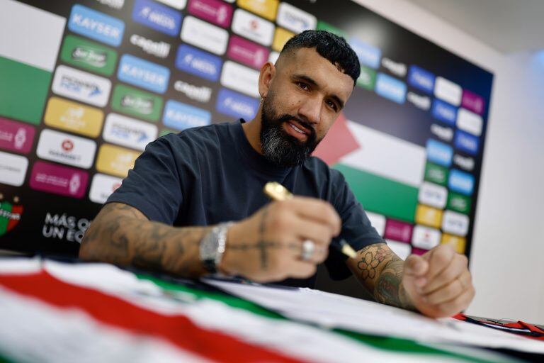 Ronnie Fernández regresa al fútbol chileno para fichar por Palestino