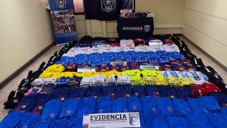 Aduana logra incautar importante cargamento de camisetas de fútbol falsificadas en Arica: el calor calculado supera los US$ 88.000