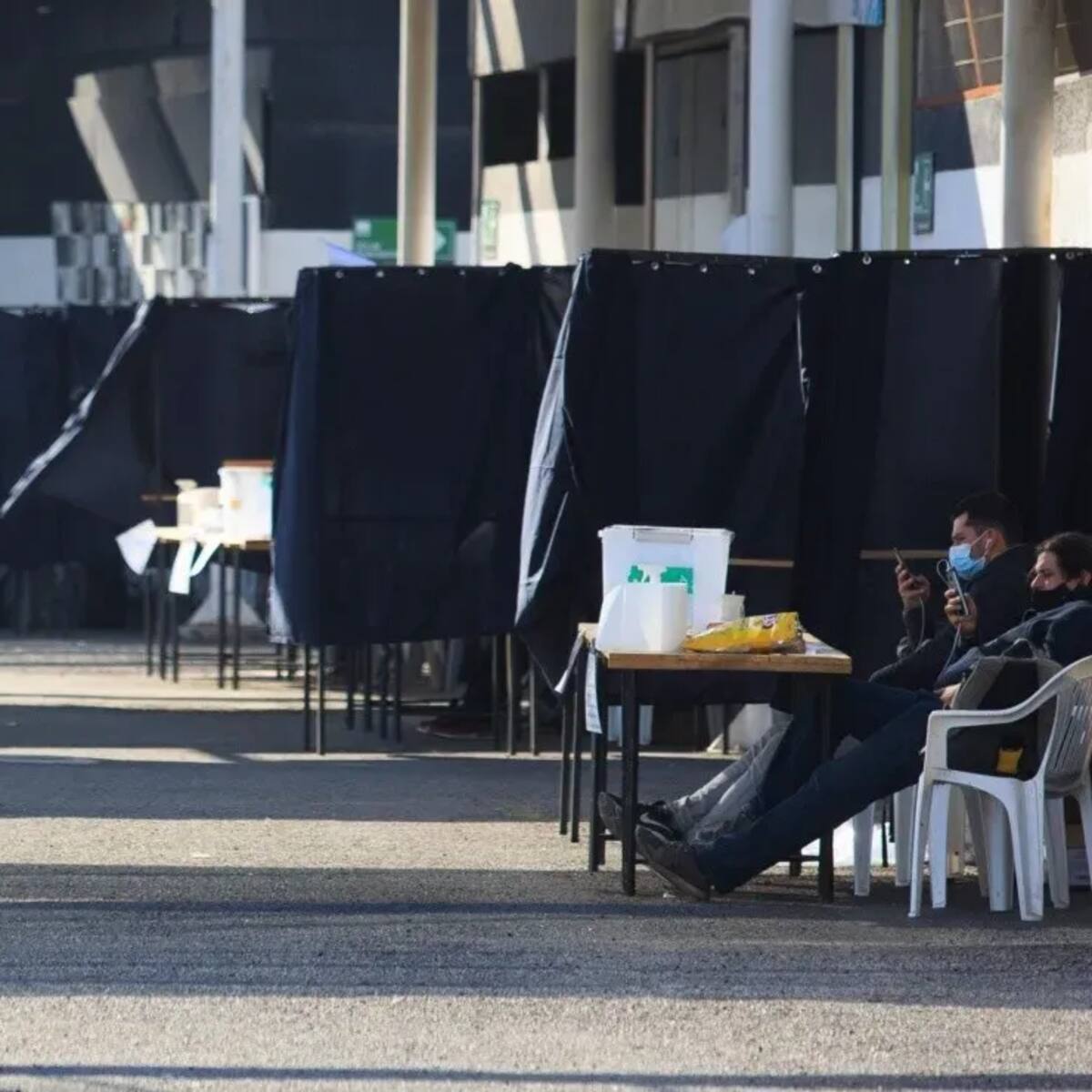 Elecciones Presidenciales en Chile: qué puedes hacer y qué no en el local de votación para segunda vuelta del domingo