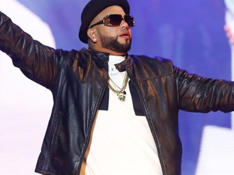 Franco El Gorila golpeó a destacado reggaetonero en concierto realizado en Chile