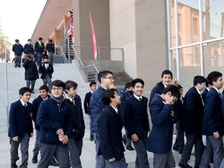 Mineduc decide eliminar la repitencia automática y la eximición de ramos