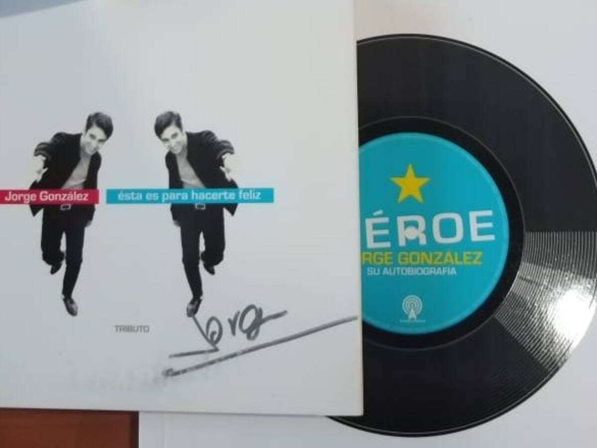 Los Tenores rematan exclusivos sets autografiados de Jorge Gonzalez para ayudar a reconocido hincha hispano
