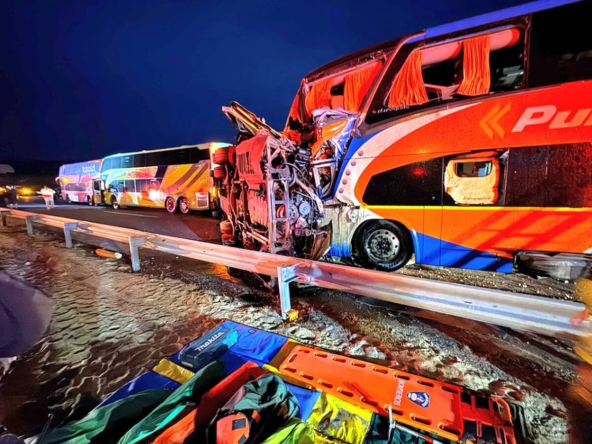 “El bus que se vuelca ingresa la gravilla...”: subsecretario de Transportes entrega detalles sobre el fatal choque de buses en Coquimbo