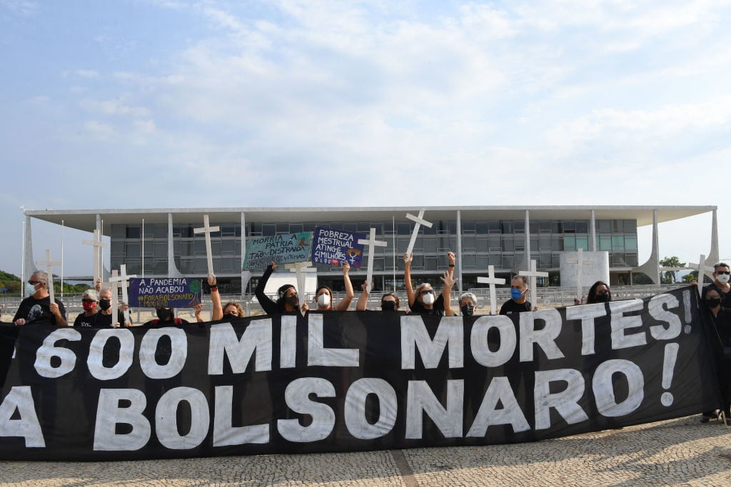 Manifestación por las muertes ante el Palacio Do Planalto en Brasilia