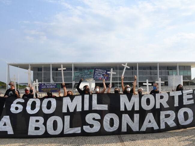Manifestación por las muertes ante el Palacio Do Planalto en Brasilia