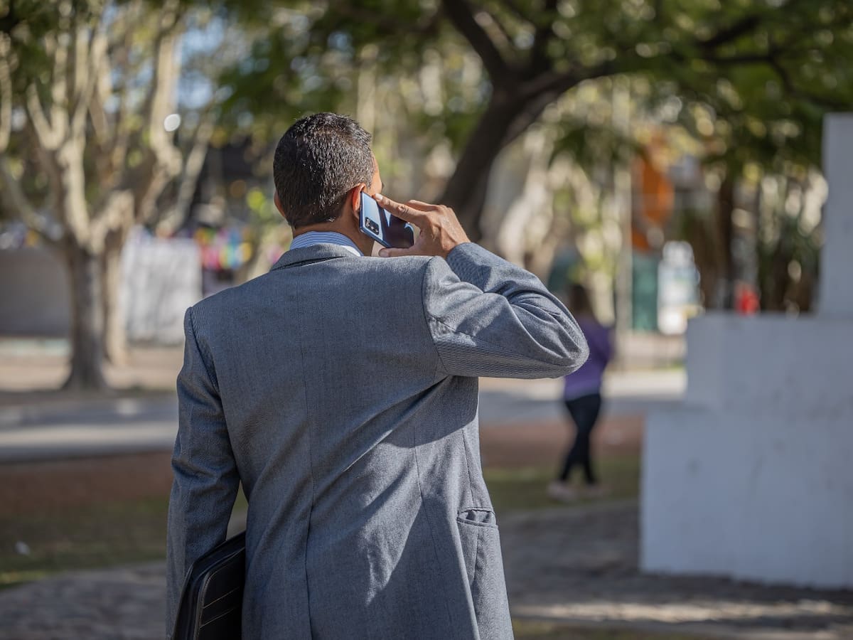 Ratifican multas a empresa de telecomunicaciones por irregularidades en el registro de asistencia de sus trabajadores