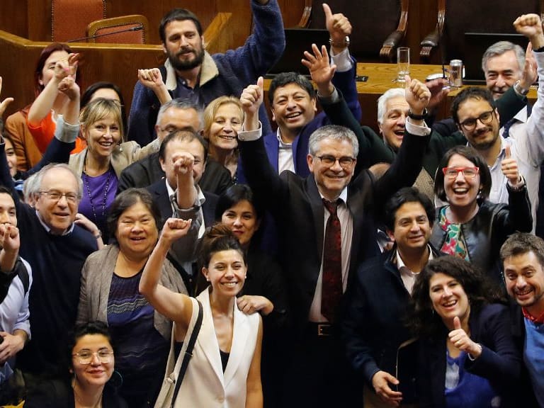 Cámara de Diputados despacha al Senado la Ley de Presupuesto 2023 tras maratónica jornada de votación