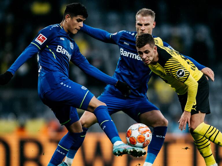 Bayer Leverkusen de Charles Aránguiz aplastó al Borussia Dortmund