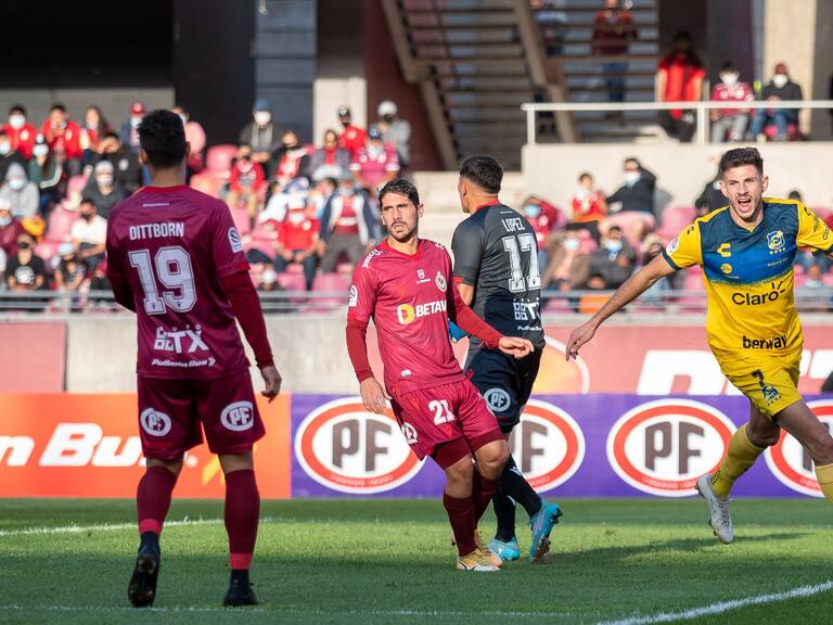 Everton escaló a la parte alta de la tabla tras vencer a La Serena