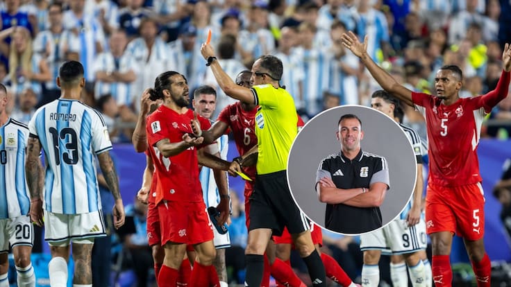 Árbitro chileno estuvo en el VAR en una de las grandes polémicas de Argentina en el Mundial y así explica la decisión