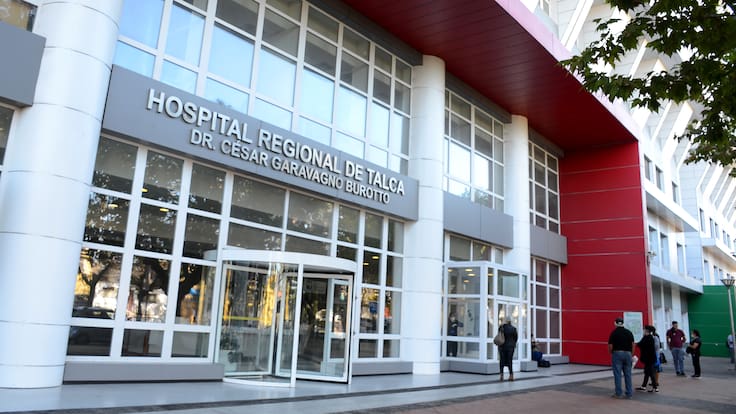 Dejó el postnatal: Neurocirujana llega a asistir a niño de 8 años grave tras accidente de tránsito en el Maule