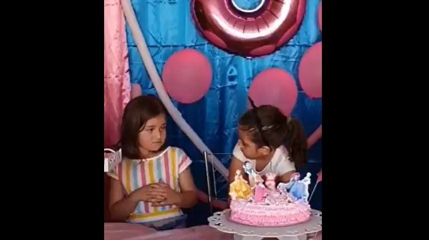Niñas brasileñas pelean en cumpleaños por torta pastel