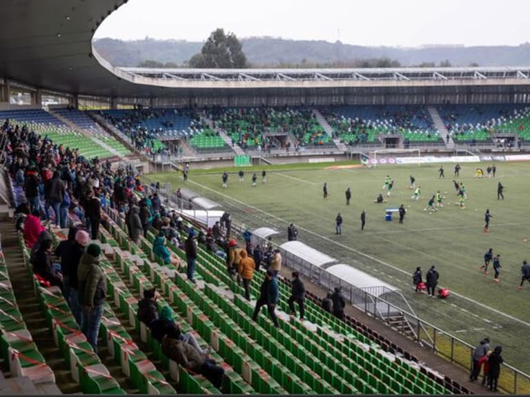 Deportes Puerto Montt empató con Iquique y cedió el liderato de la Primera B a Deportes Santa Cruz