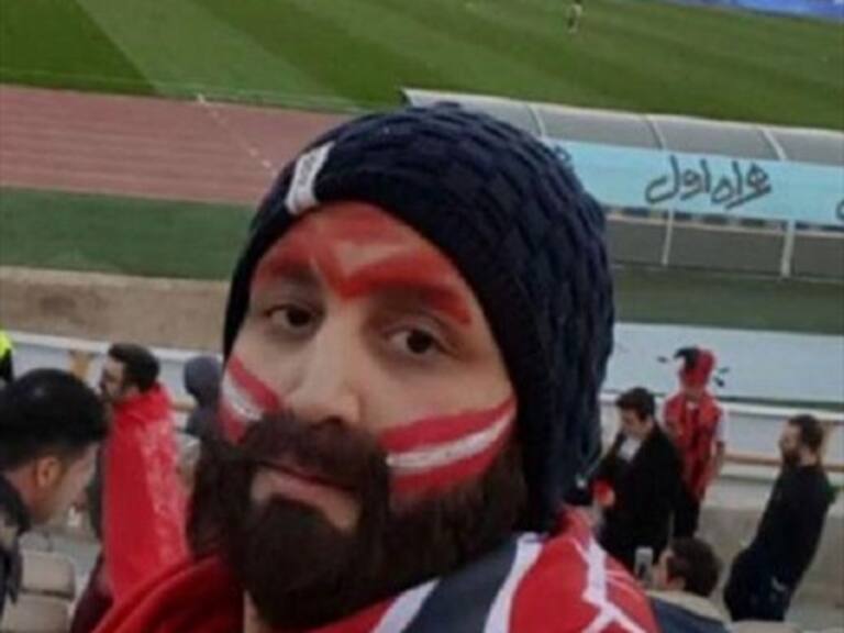 La mujer que se disfrazó de hombre para entrar a un estadio de fútbol