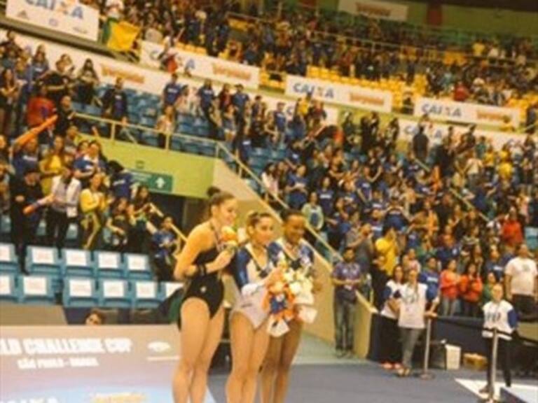 Simona Castro ganó medallas de plata y bronce en Copa del Mundo de gimnasia