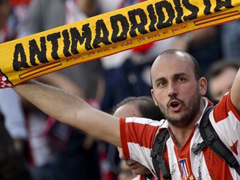 Hinchas del Atlético respondieron al «Decidme qué se siente» del Real Madrid