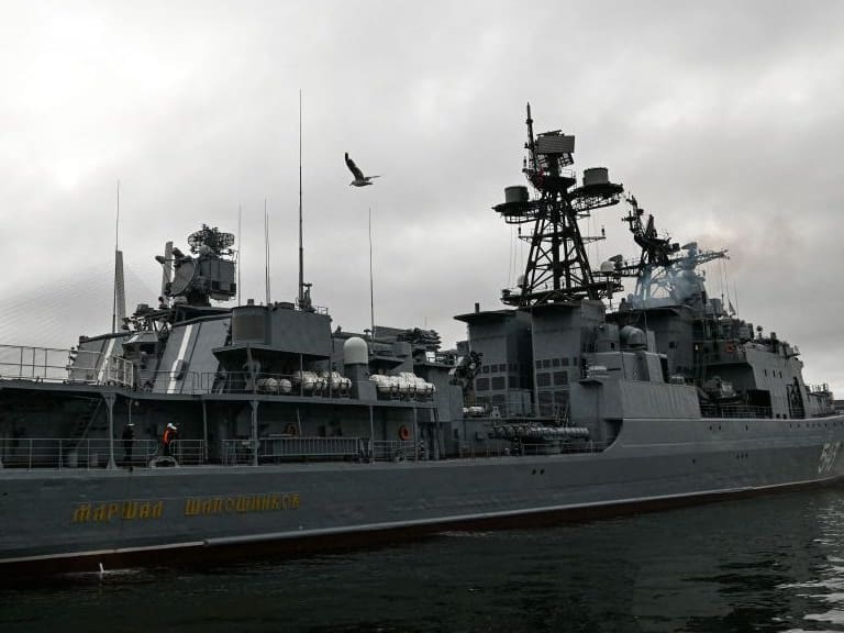 Se fortalecen los vínculos entre Putin y Xi Jinping: Rusia anuncia ejercicios militares navales con China