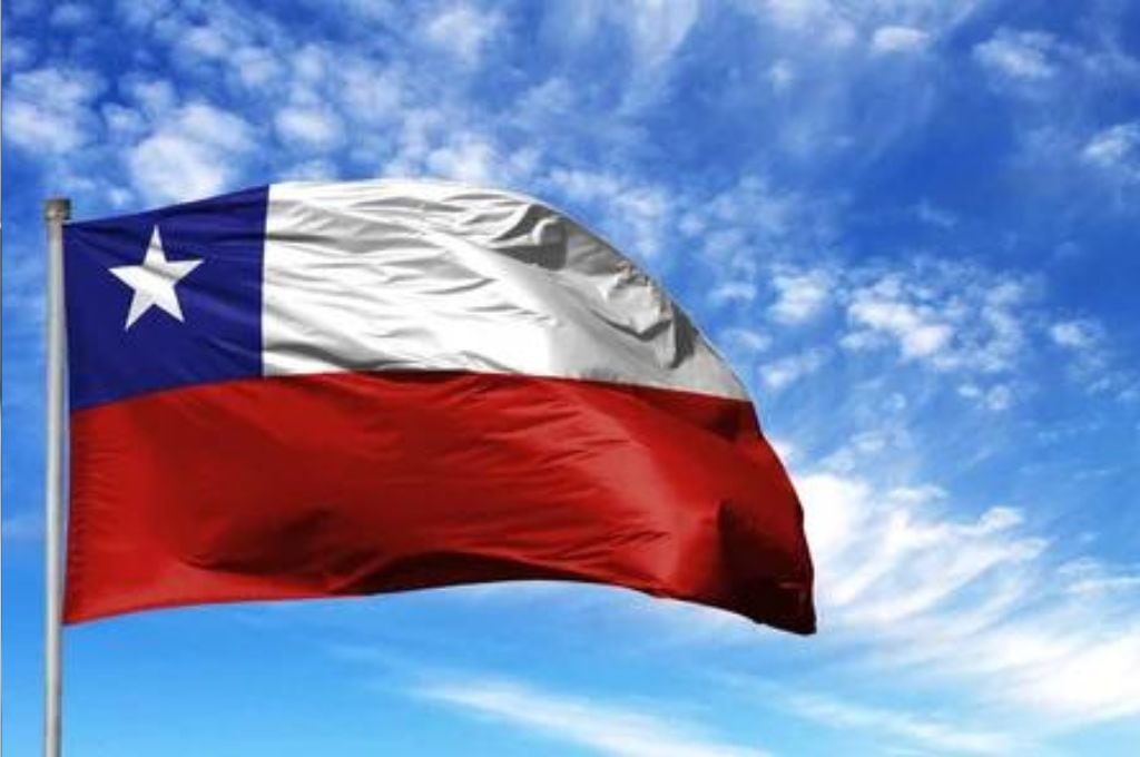 Ciudadano a Pata: Homenaje a la bandera chilena