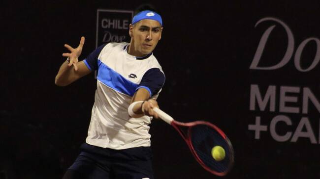 25 de Febrero 2020/ SANTIAGOAlejandro Tabilo (CH), durante el partido de la ronda 32 valido por la ATP 250 Santiago, realizado en las canchas de tenis del Club Universidad Católica en San Carlos de Apoquindo, ubicada en la Comuna de Las Condes
FOTO:MAURICIO MENDEZ/AGENCIAUNO