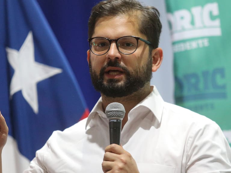 Gabriel Boric habló con joven que lo acusó de acoso sexual