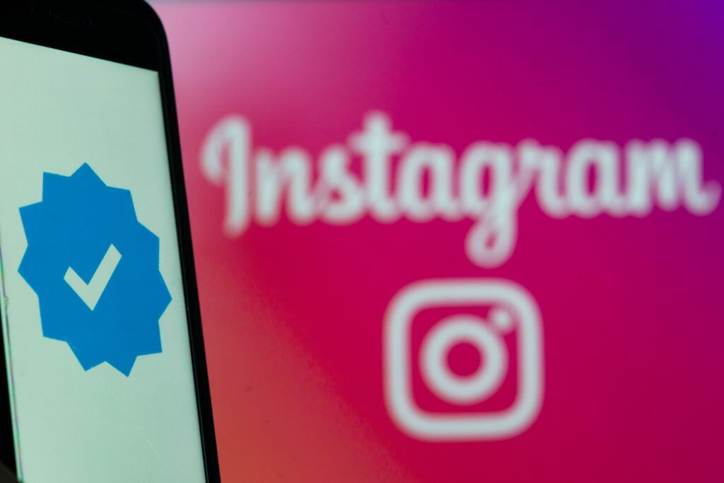 Imagen con los logos de las aplicaciones de Instagram y Twitter